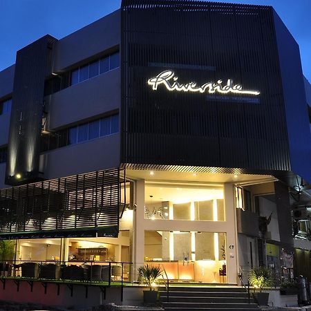 Riverside Boutique Hotel Куантан Экстерьер фото